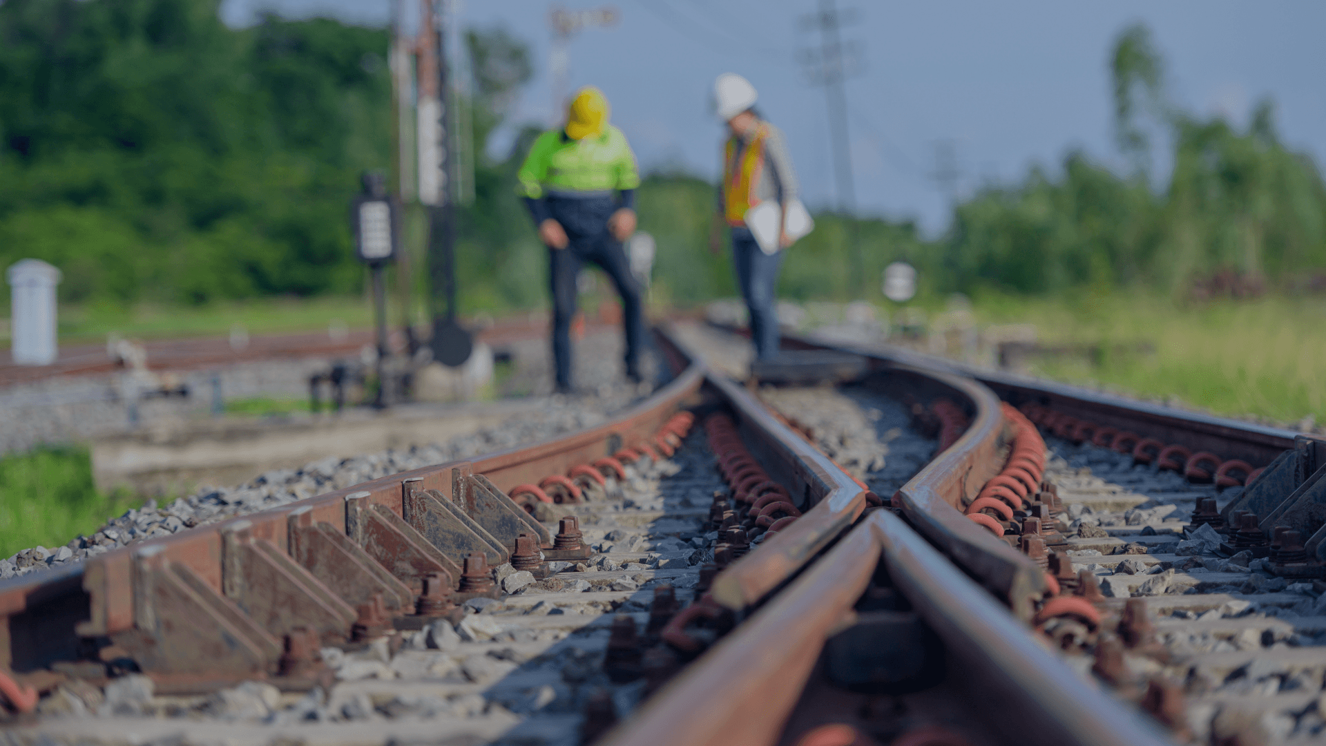 Effizienter Schienenersatzverkehr: Die Vorteile einer zentralen AWS-Serverless-Architektur